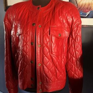 ❣️HOST PICK❣️BEGEDOR ITALIA , VINTAGE RED LEATHER BOMBER JACKET .